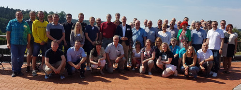 Gruppenfoto mehrerer Personen